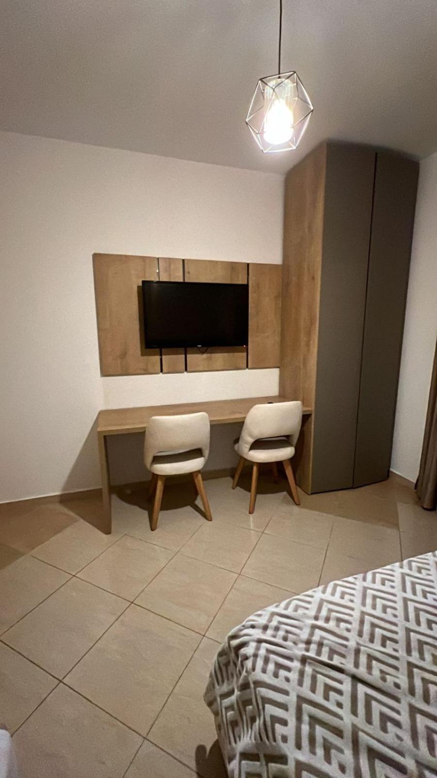 Greison Vacation House Vlorë Esterno foto
