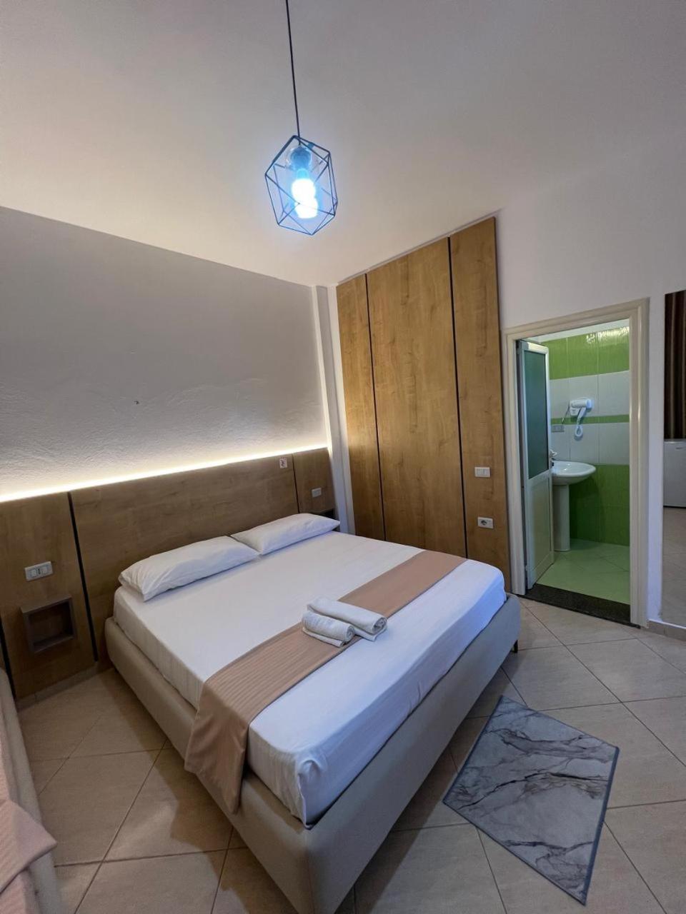 Greison Vacation House Vlorë Esterno foto