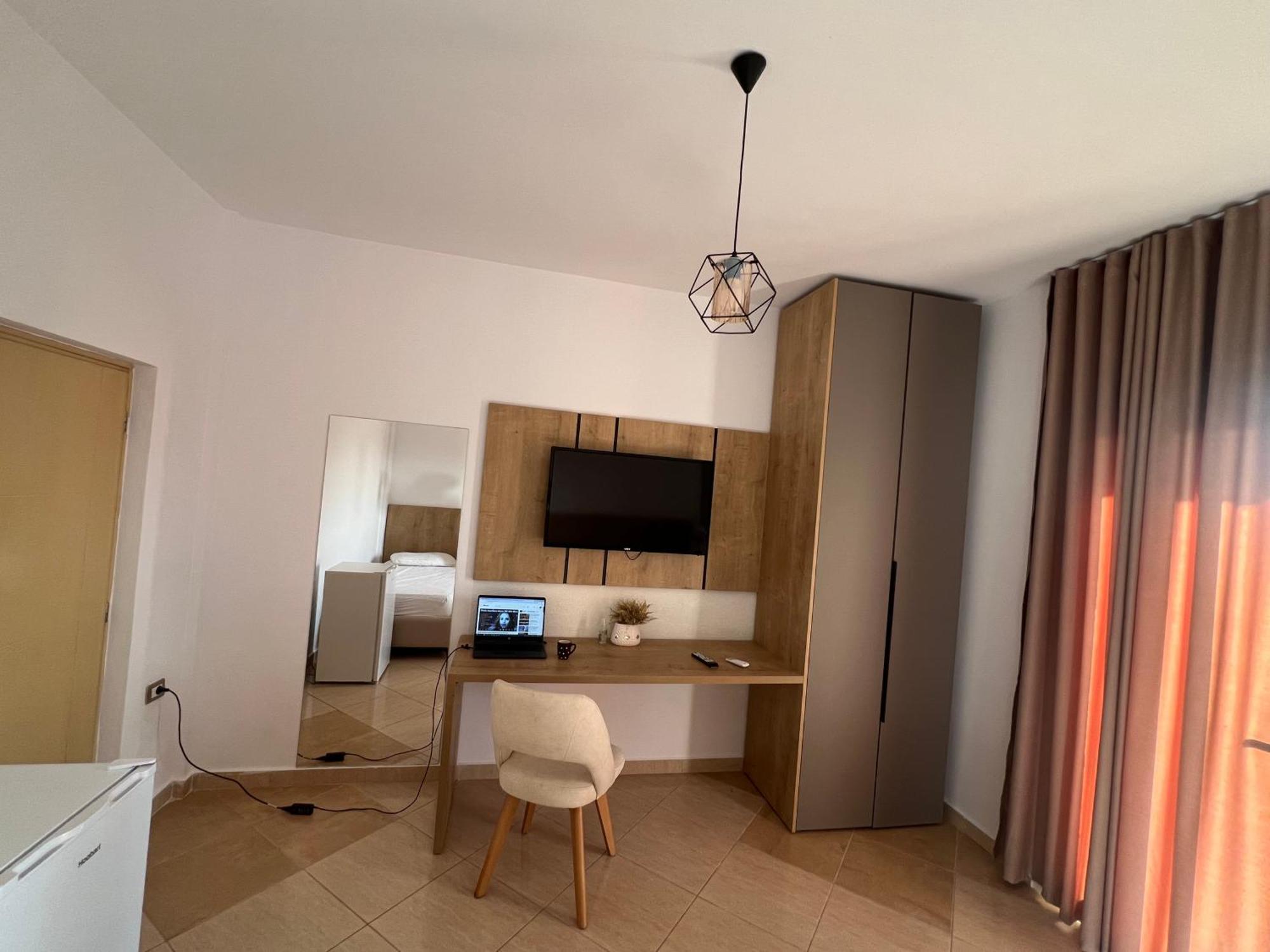 Greison Vacation House Vlorë Esterno foto