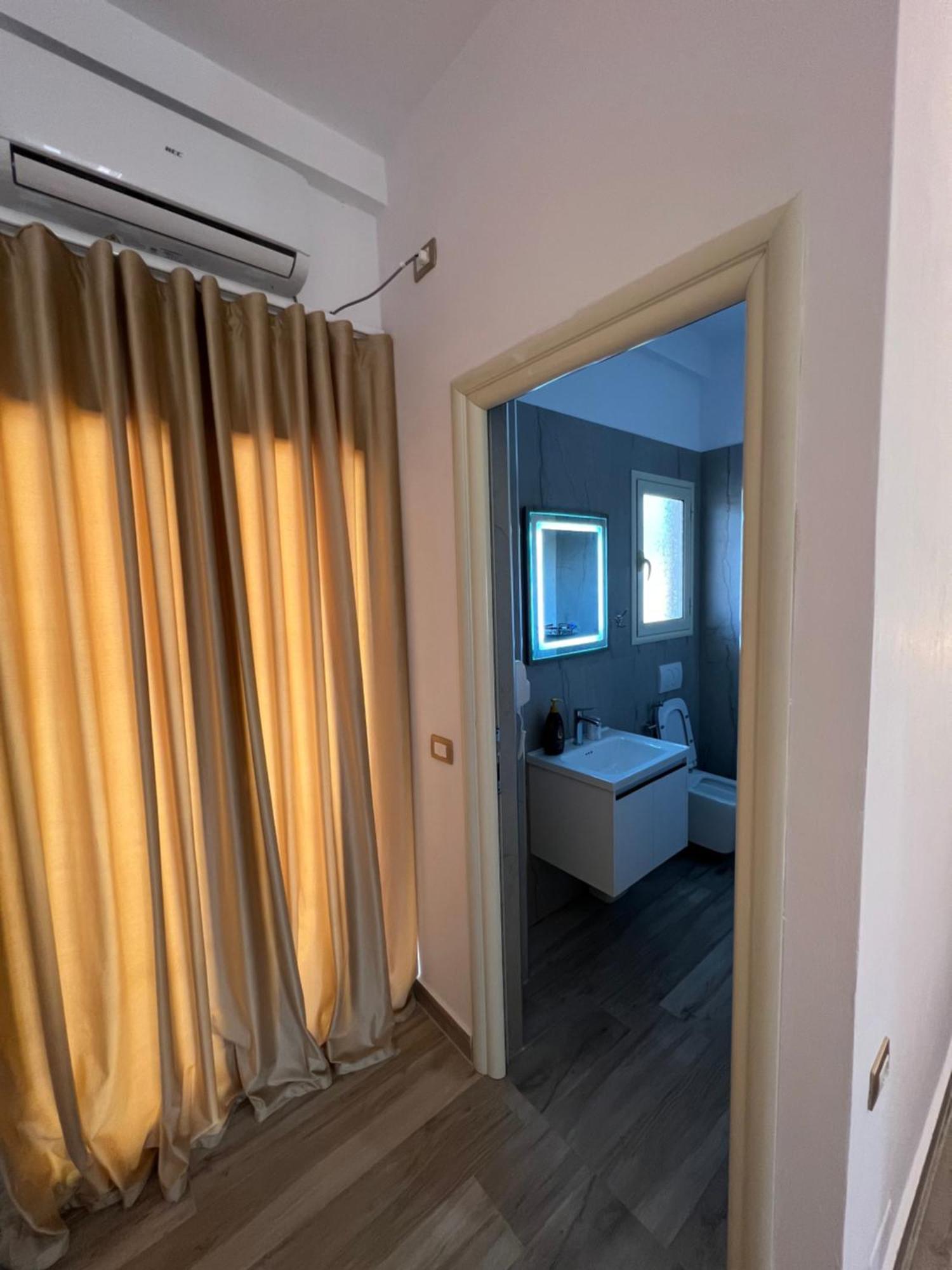 Greison Vacation House Vlorë Esterno foto