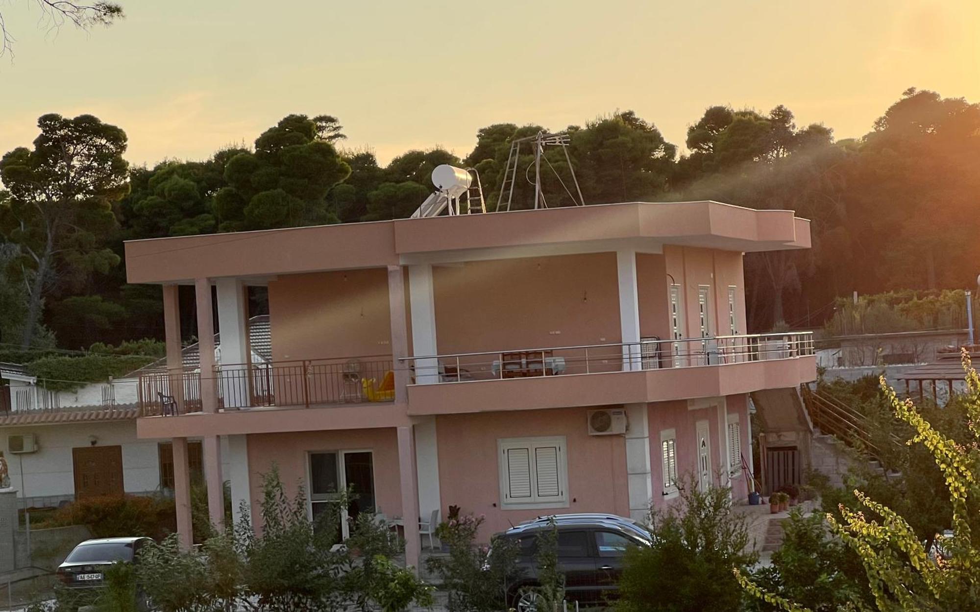 Greison Vacation House Vlorë Esterno foto