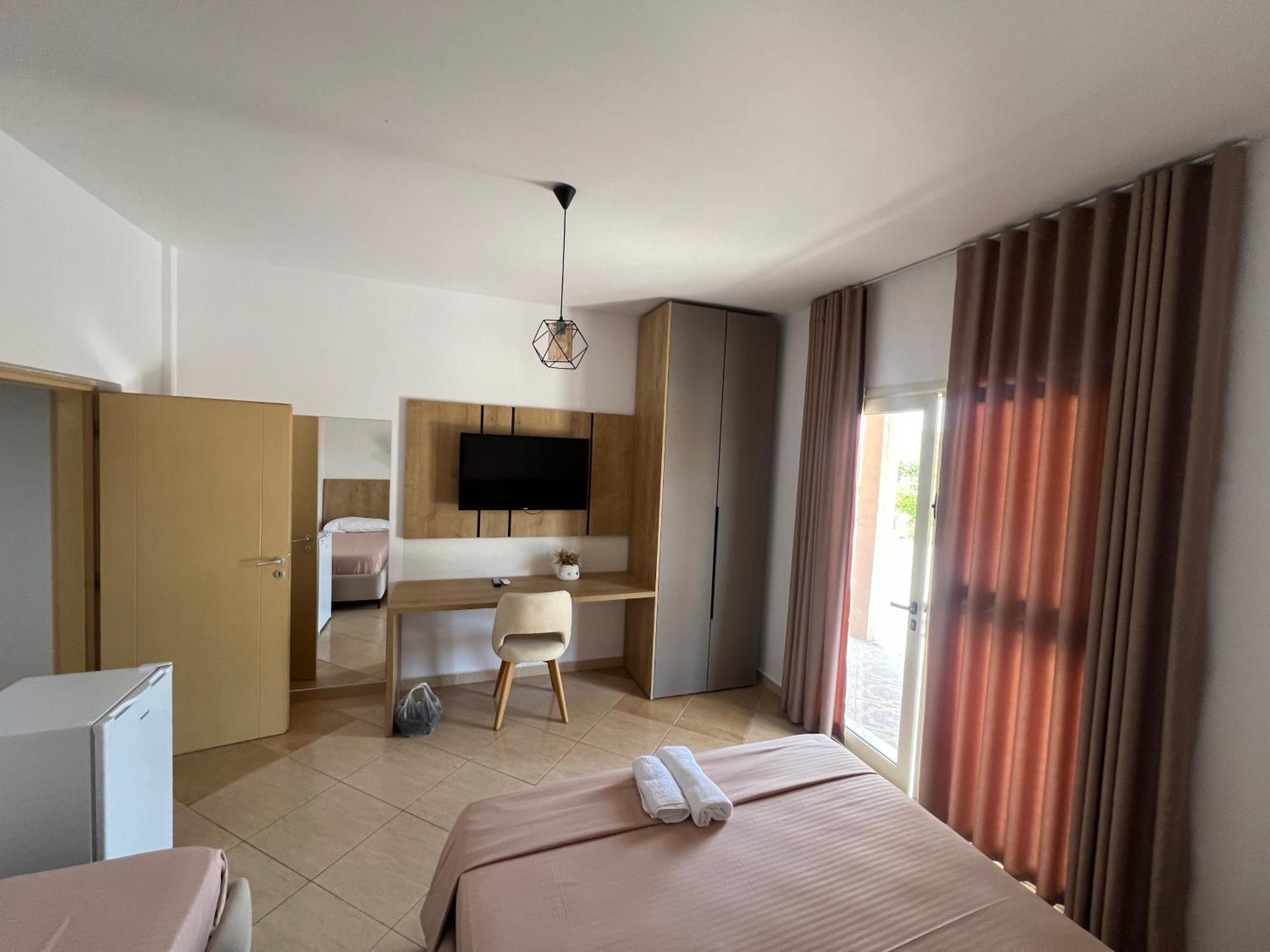 Greison Vacation House Vlorë Esterno foto